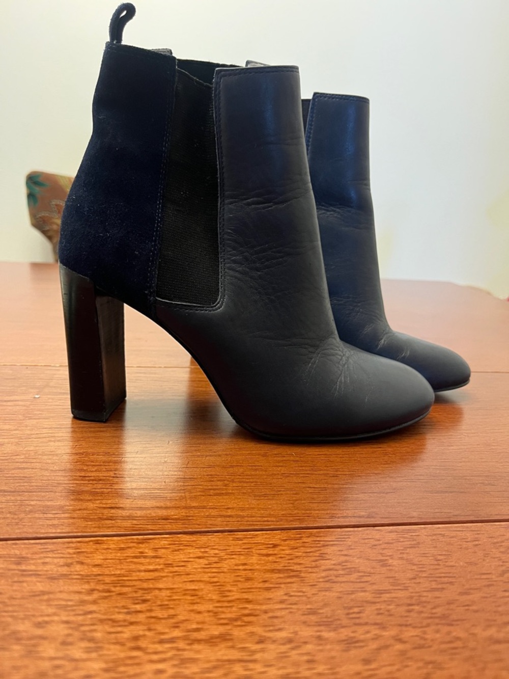 Boden navy blue Leather Block Heel Ankle Boots Sz 37